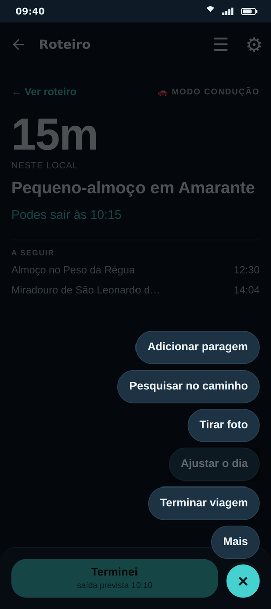 Modo condução com o botão + aberto: adicionar paragem, pesquisar no caminho, ajustar o dia.
